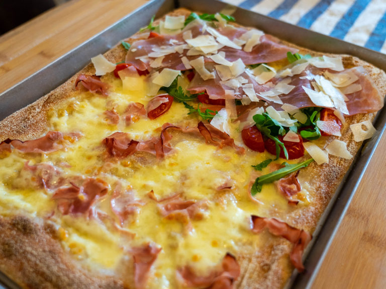 Pizza In Teglia Alla Romana: La Ricetta Professionale Completa
